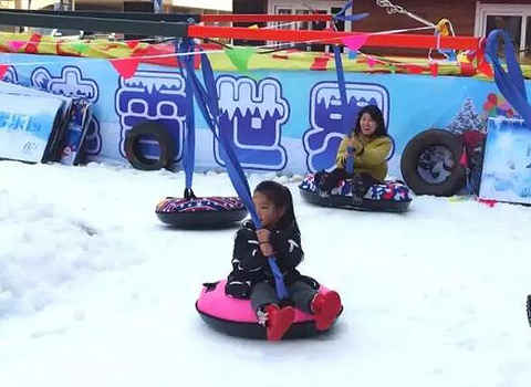 当航空俱乐部遇上戏雪世界 万达雪乐园“雪地转转”免费玩