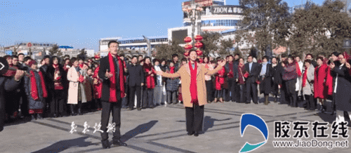 海阳快闪唱响《我和我的祖国》(组图)
