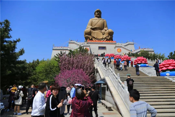 有绿叶相伴的樱花更有味道 “母亲节”女性来赤山享半价优惠