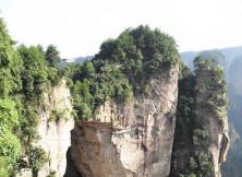 张家界、天子山、黄龙洞、猛洞河漂流、天门山（玻璃栈道）、 烟雨张家界、凤凰古城双飞五日游