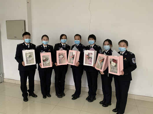 乌机场分公司航空安全保卫部交通管理中心团支部开展“关爱女职工温暖半边天”主题活动