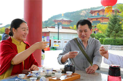 “月明人团圆 中秋祈平安” 龙口南山景区中秋小长假完美收官
