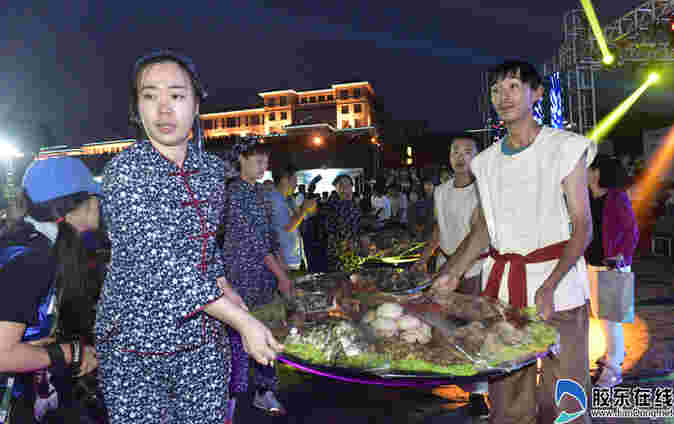 高清：长岛海鲜节开幕“巨无霸”海鲜拼盘令人垂涎