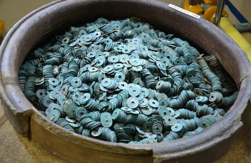 日本发现10万余枚中世纪铜钱 含中国唐宋钱币